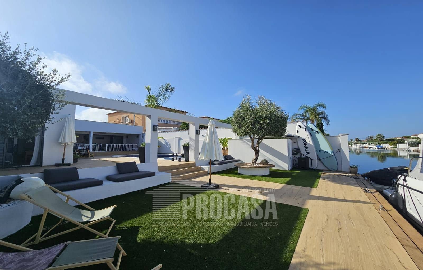 6 sypialnia Willa na sprzedaż w Empuriabrava z basenem garażem - 1 499 000 € (Ref: 8549589)