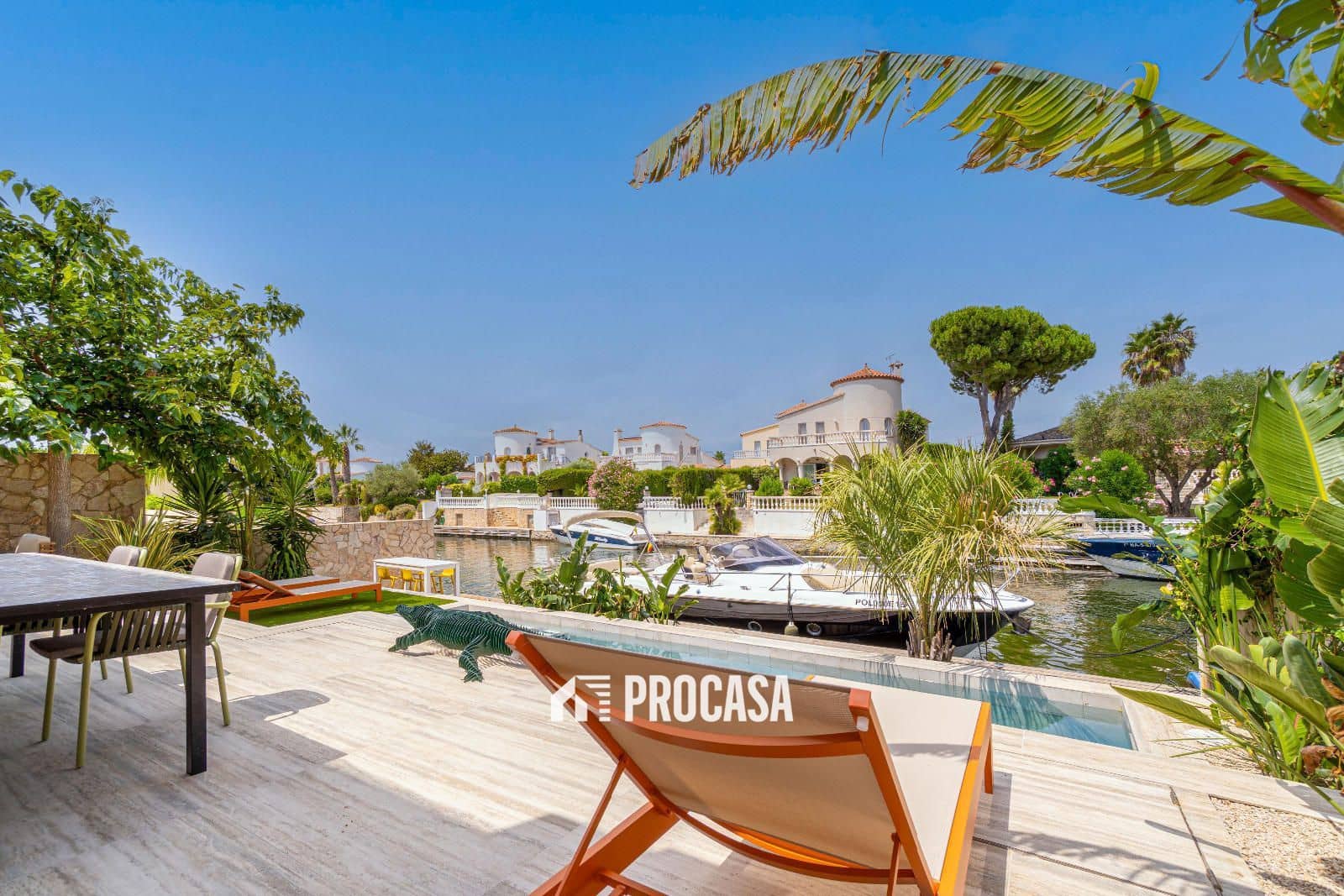 4 chambre Villa/Maison à vendre à Empuriabrava avec piscine garage - 1 450 000 € (Ref: 8553504)