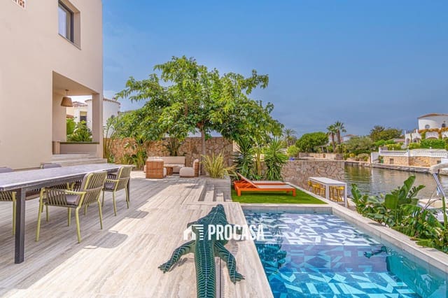 4 Zimmer Villa zu verkaufen in Empuriabrava, Castelló d'Empúries mit Pool Garage - 1.450.000 € (Ref: 8553504)