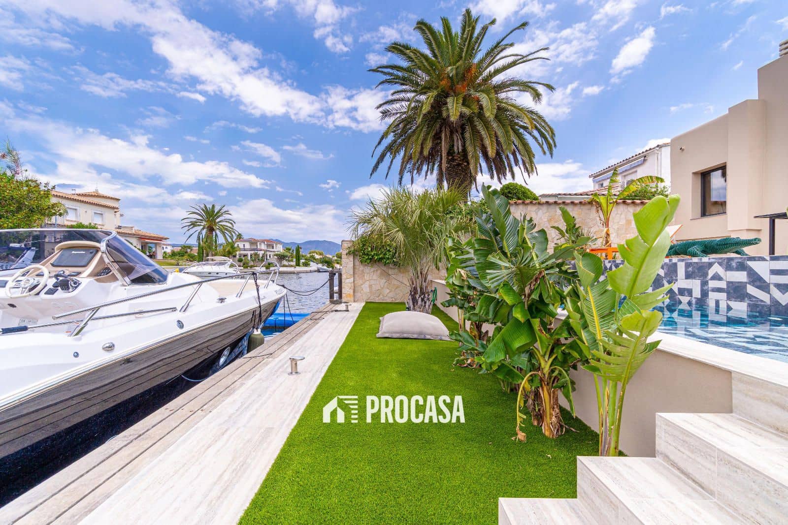 4 chambre Villa/Maison à vendre à Empuriabrava avec piscine garage - 1 450 000 € (Ref: 8553504)