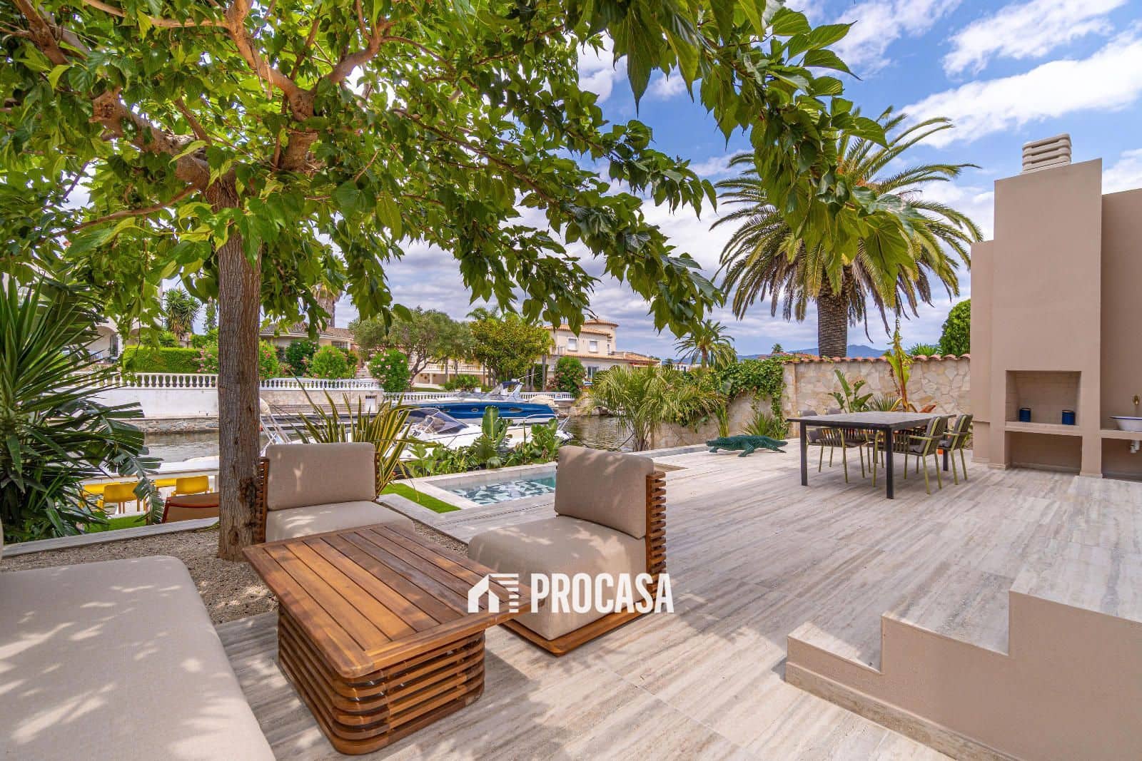 4 chambre Villa/Maison à vendre à Empuriabrava avec piscine garage - 1 450 000 € (Ref: 8553504)