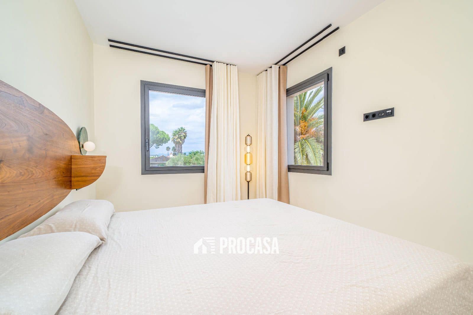 4 chambre Villa/Maison à vendre à Empuriabrava avec piscine garage - 1 450 000 € (Ref: 8553504)