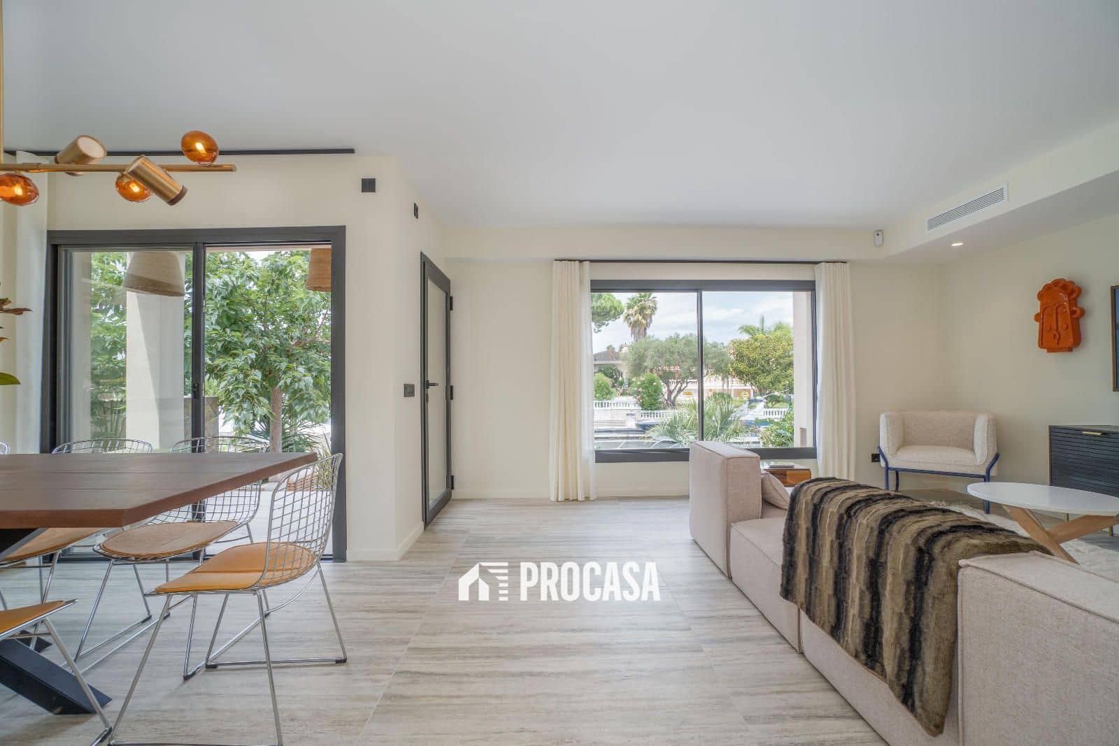 4 chambre Villa/Maison à vendre à Empuriabrava avec piscine garage - 1 450 000 € (Ref: 8553504)