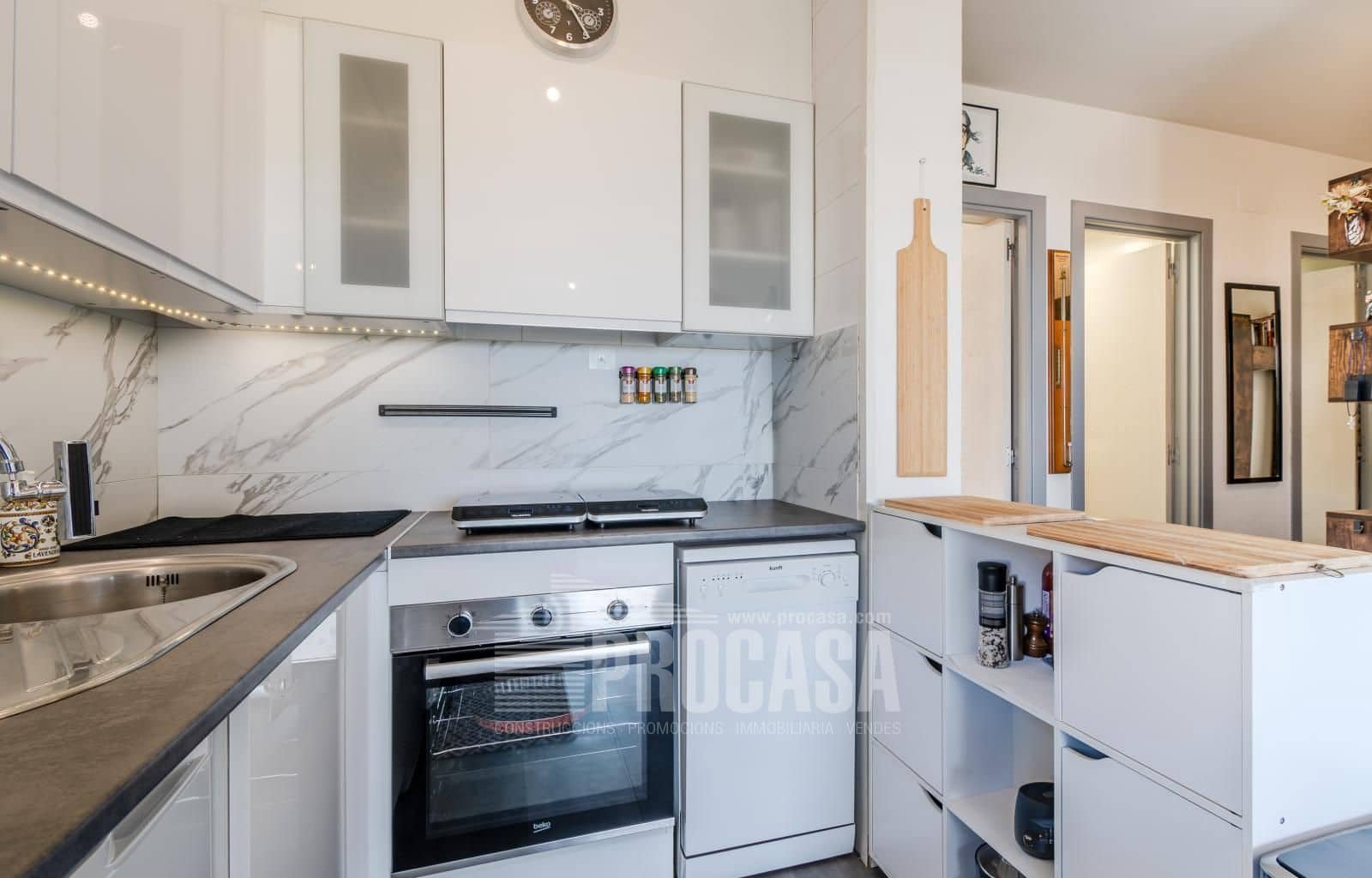 2 bedroom Flat for sale in Roses - € 229,000 (Ref: 8583405)