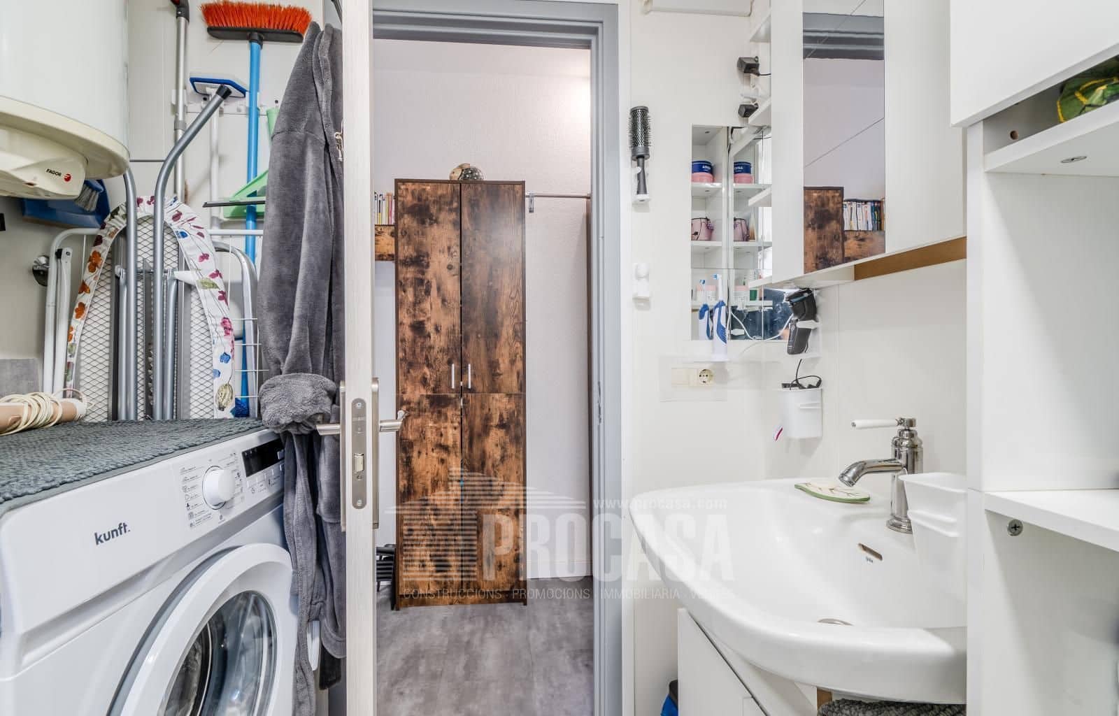 2 bedroom Flat for sale in Roses - € 229,000 (Ref: 8583405)