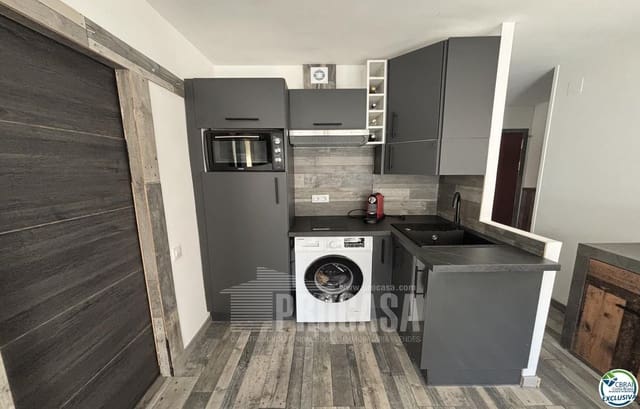 2 makuuhuone Asunto myytävänä paikassa Roses - 175 000 € (Ref: 8602535)