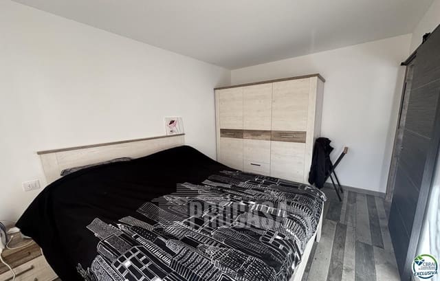 2 makuuhuone Asunto myytävänä paikassa Roses - 175 000 € (Ref: 8602535)