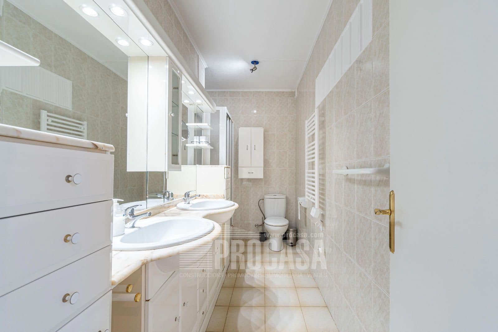 3 sypialnia Willa na sprzedaż w Empuriabrava z basenem garażem - 670 000 € (Ref: 8610088)