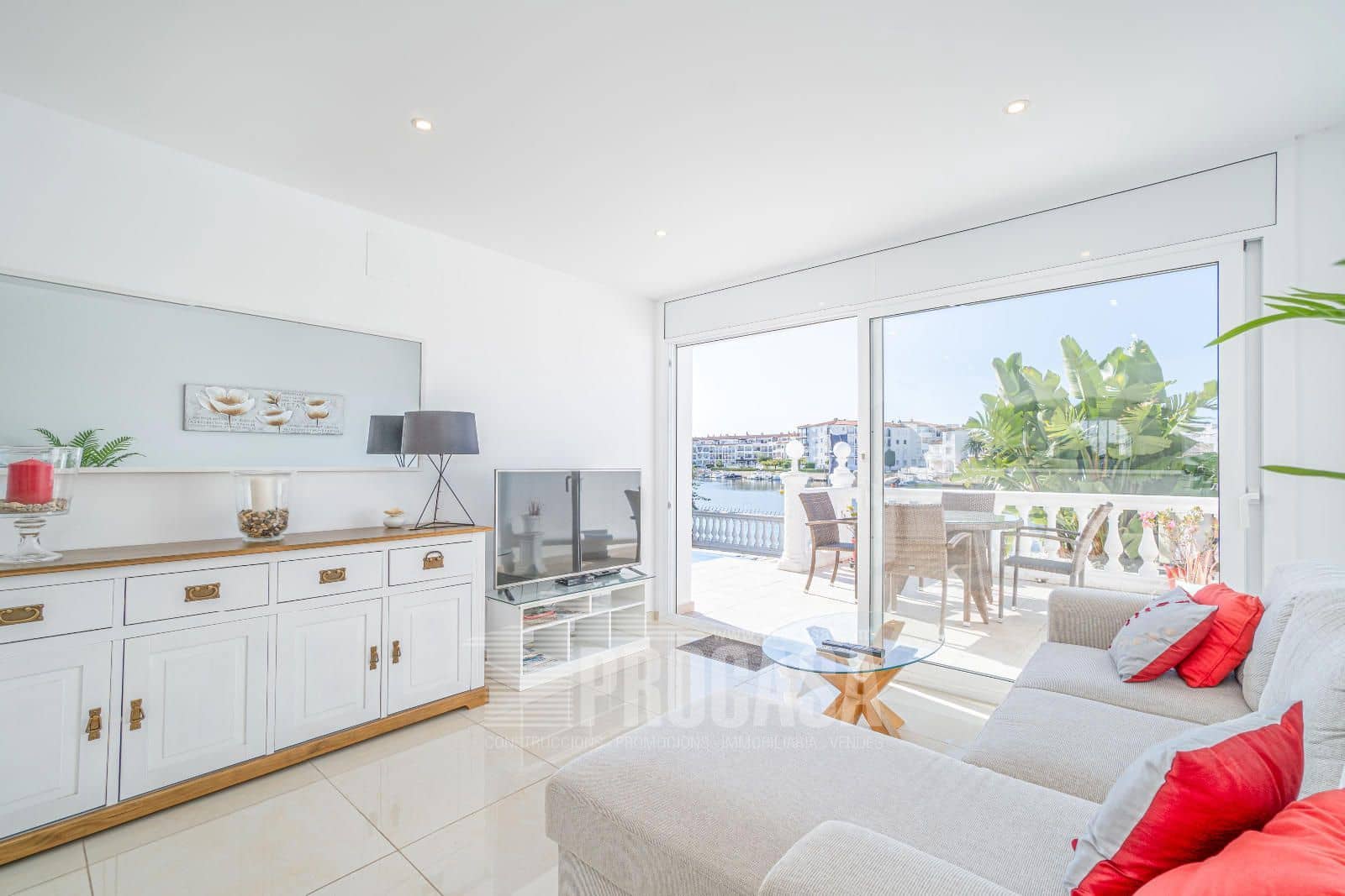 3 sypialnia Willa na sprzedaż w Empuriabrava z basenem garażem - 670 000 € (Ref: 8610088)