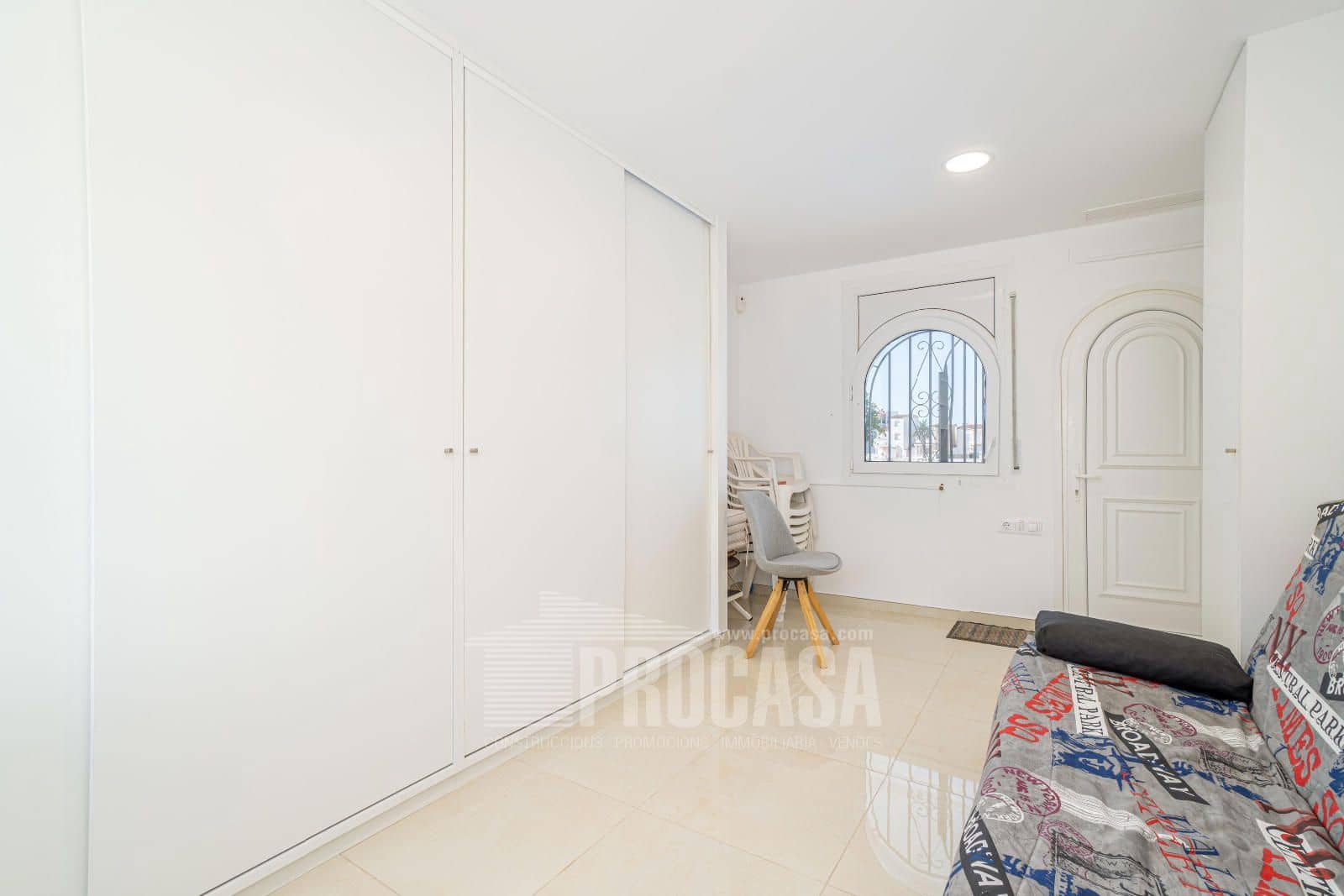 3 sypialnia Willa na sprzedaż w Empuriabrava z basenem garażem - 670 000 € (Ref: 8610088)