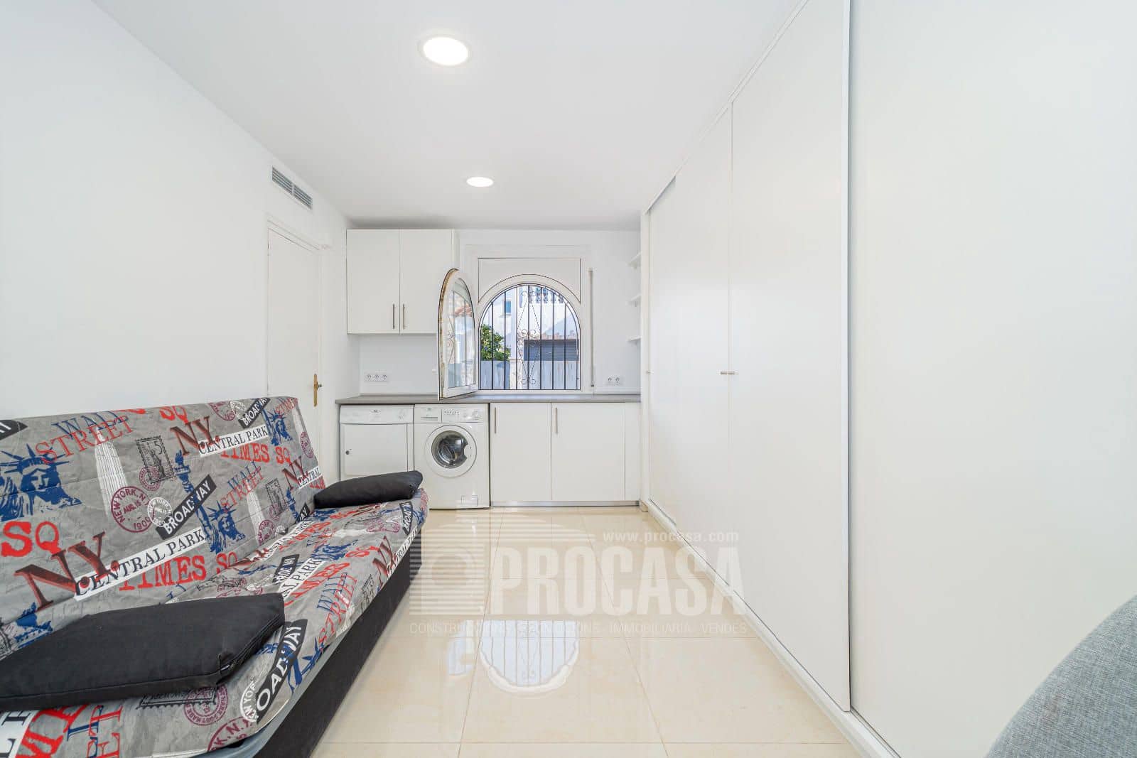 3 sypialnia Willa na sprzedaż w Empuriabrava z basenem garażem - 670 000 € (Ref: 8610088)