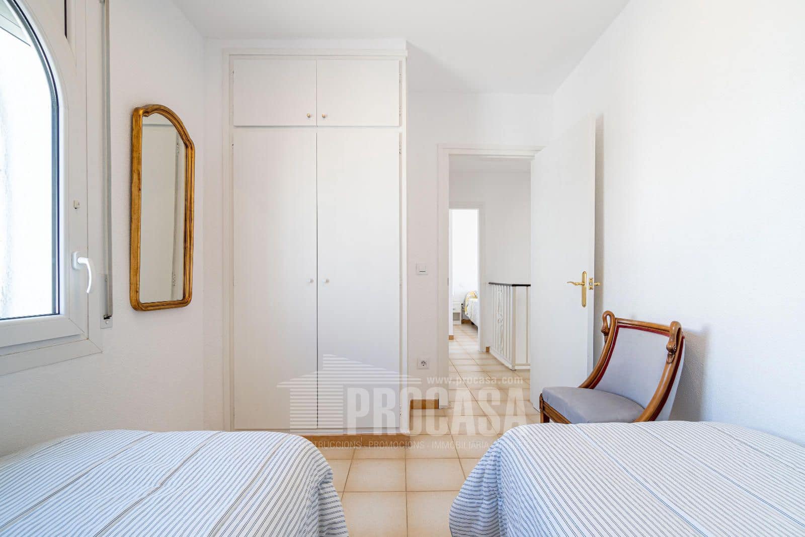 3 sypialnia Willa na sprzedaż w Empuriabrava z basenem garażem - 670 000 € (Ref: 8610088)