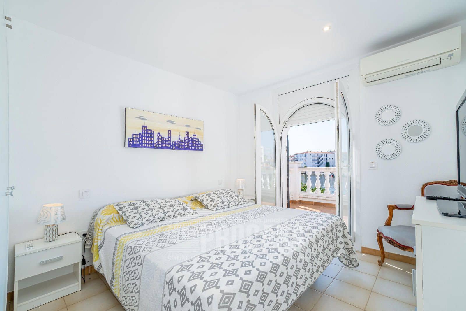 3 sypialnia Willa na sprzedaż w Empuriabrava z basenem garażem - 670 000 € (Ref: 8610088)