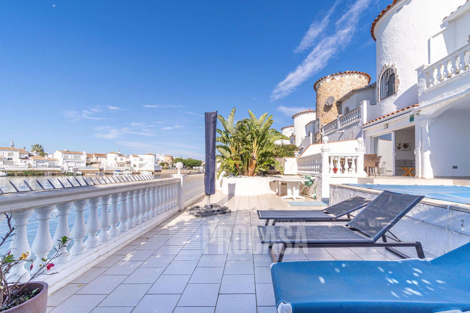 3 sypialnia Willa na sprzedaż w Empuriabrava z basenem garażem - 670 000 € (Ref: 8610088)