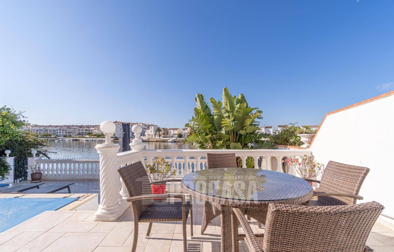 3 sypialnia Willa na sprzedaż w Empuriabrava z basenem garażem - 670 000 € (Ref: 8610088)