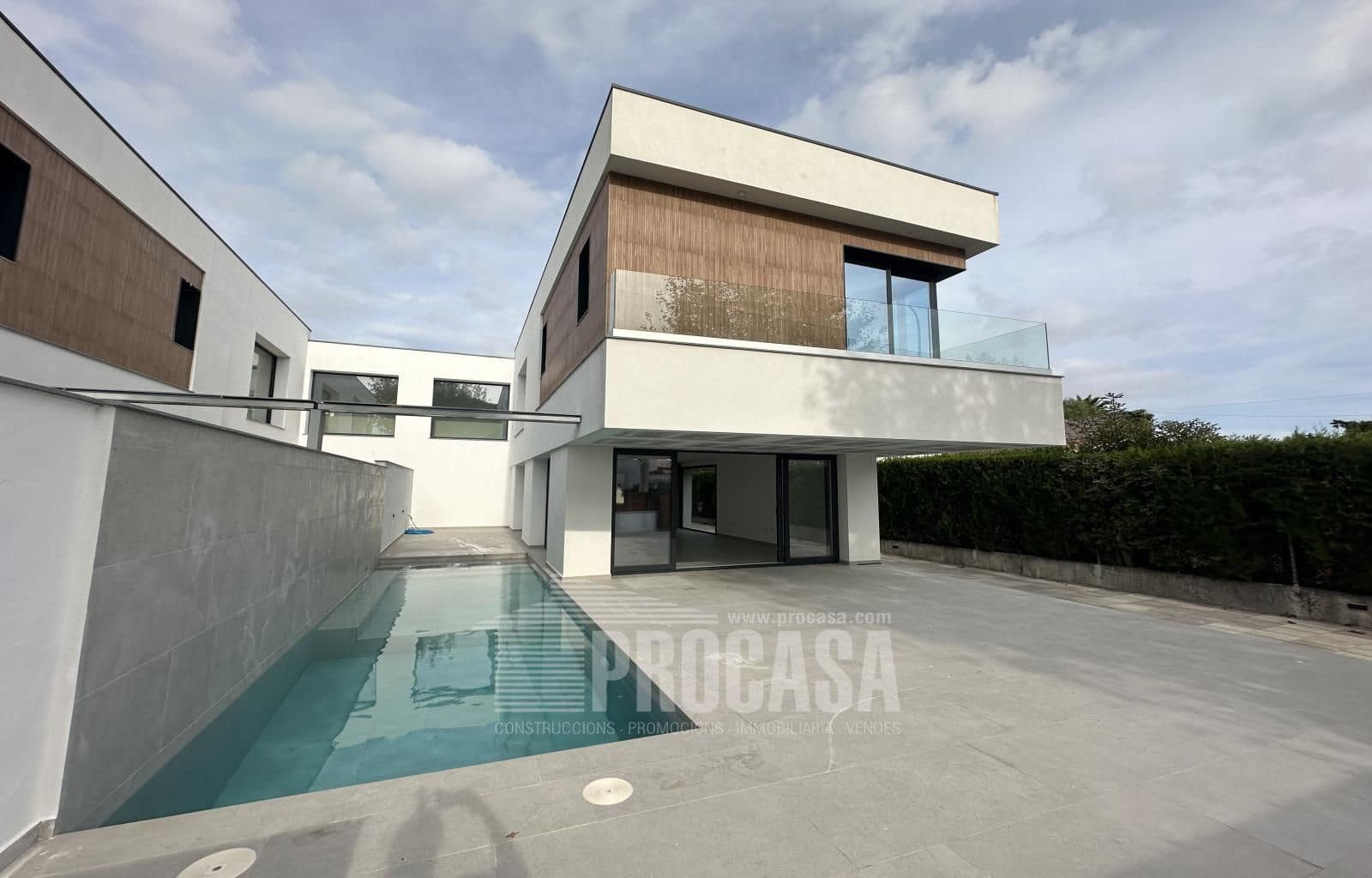 4 sypialnia Willa na sprzedaż w Empuriabrava z basenem - 795 000 € (Ref: 8616447)