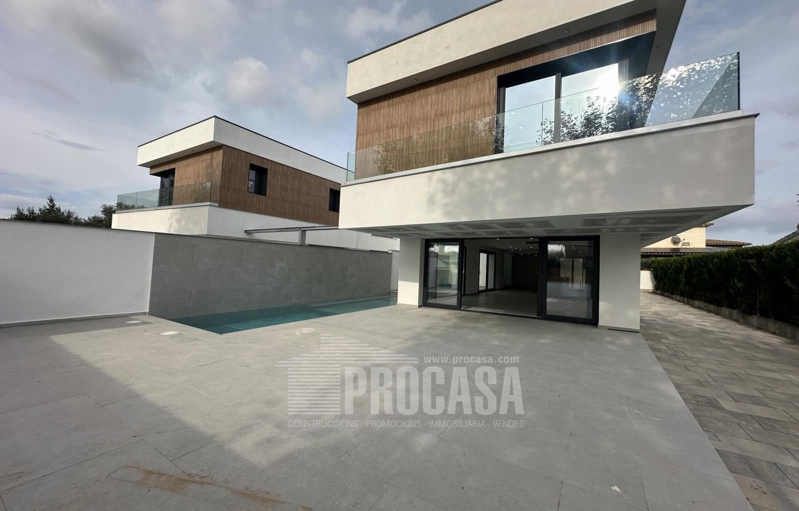 4 sypialnia Willa na sprzedaż w Empuriabrava z basenem - 795 000 € (Ref: 8616447)