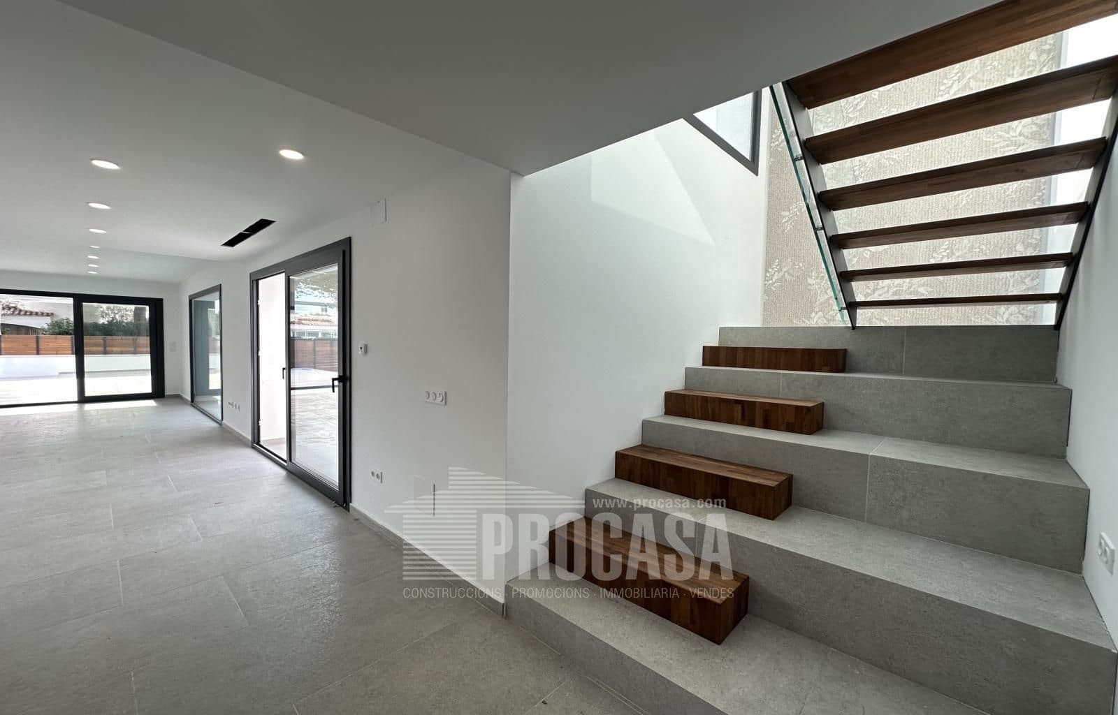 4 sypialnia Willa na sprzedaż w Empuriabrava z basenem - 795 000 € (Ref: 8616447)