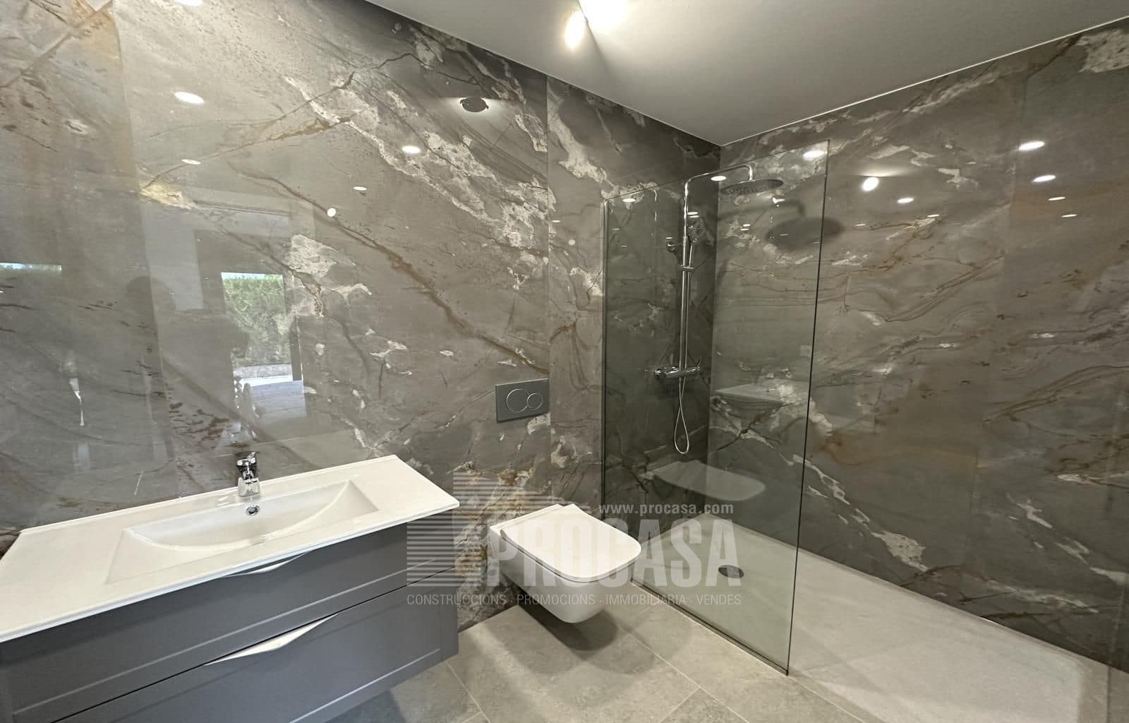 4 sypialnia Willa na sprzedaż w Empuriabrava z basenem - 795 000 € (Ref: 8616447)