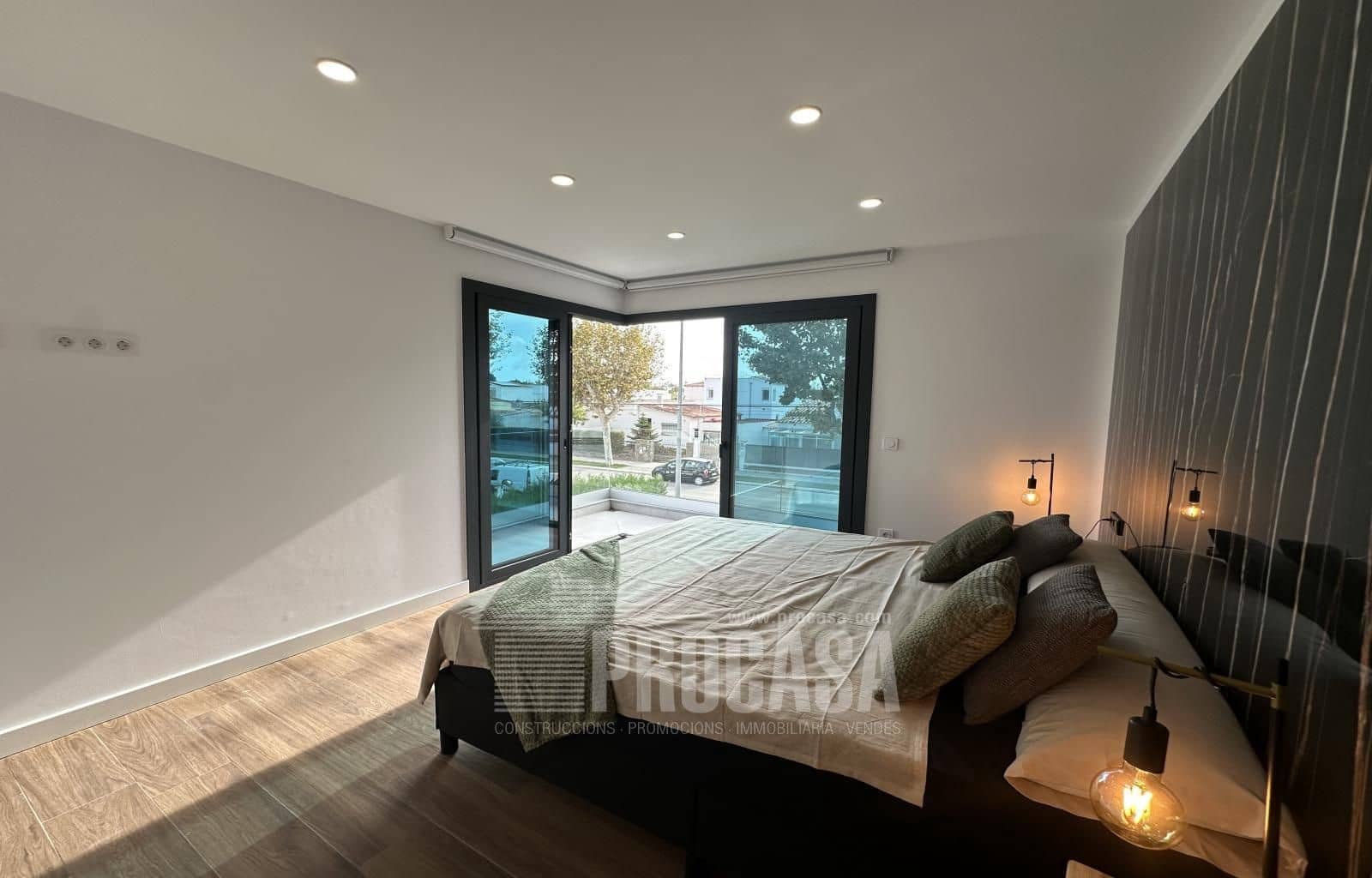 4 sypialnia Willa na sprzedaż w Empuriabrava z basenem - 795 000 € (Ref: 8616447)