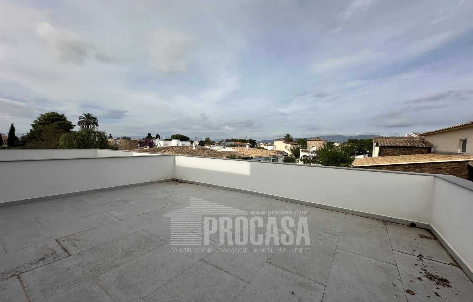 4 sypialnia Willa na sprzedaż w Empuriabrava z basenem - 795 000 € (Ref: 8616447)