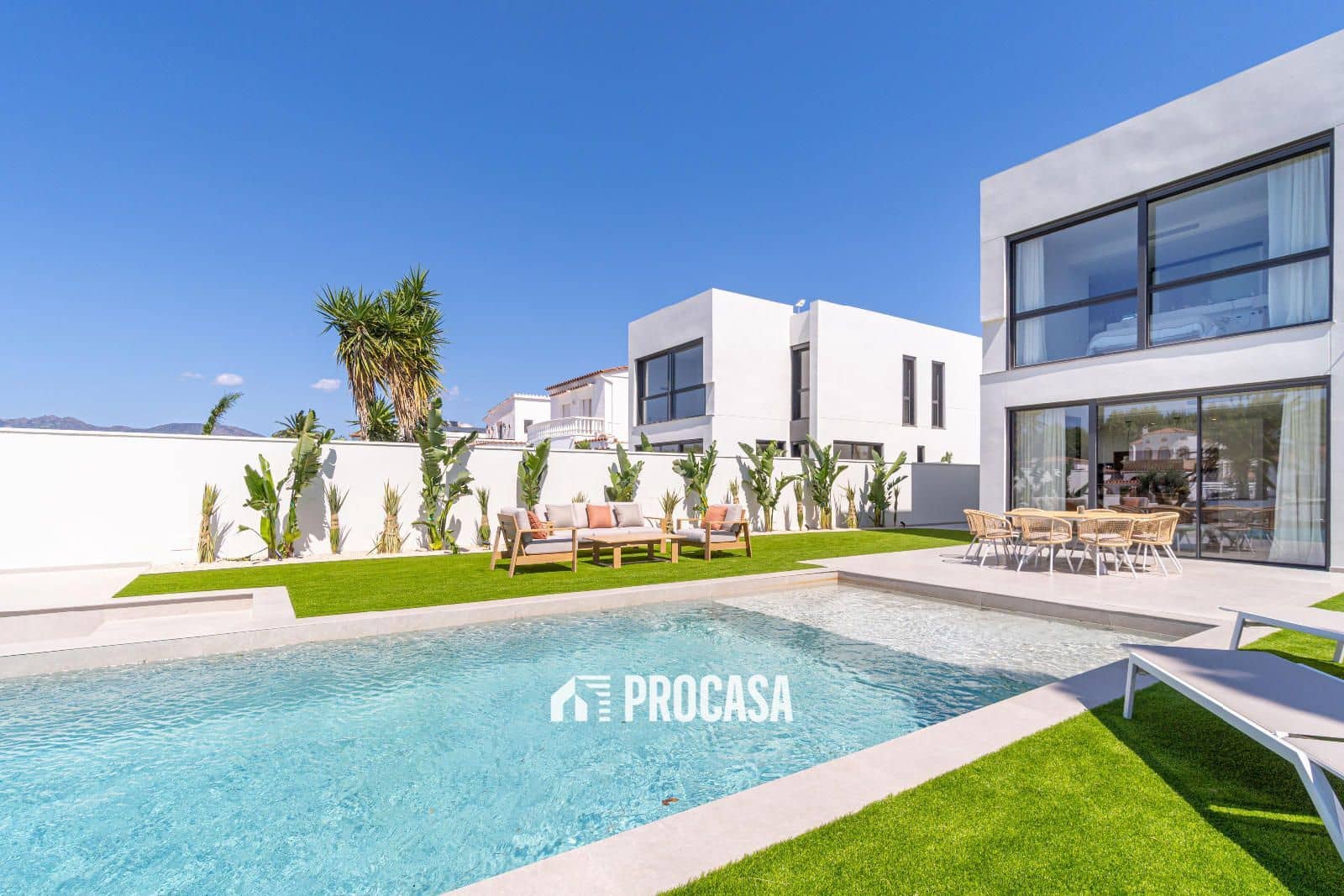 4 sypialnia Willa na sprzedaż w Empuriabrava z basenem garażem - 1 490 000 € (Ref: 8640595)