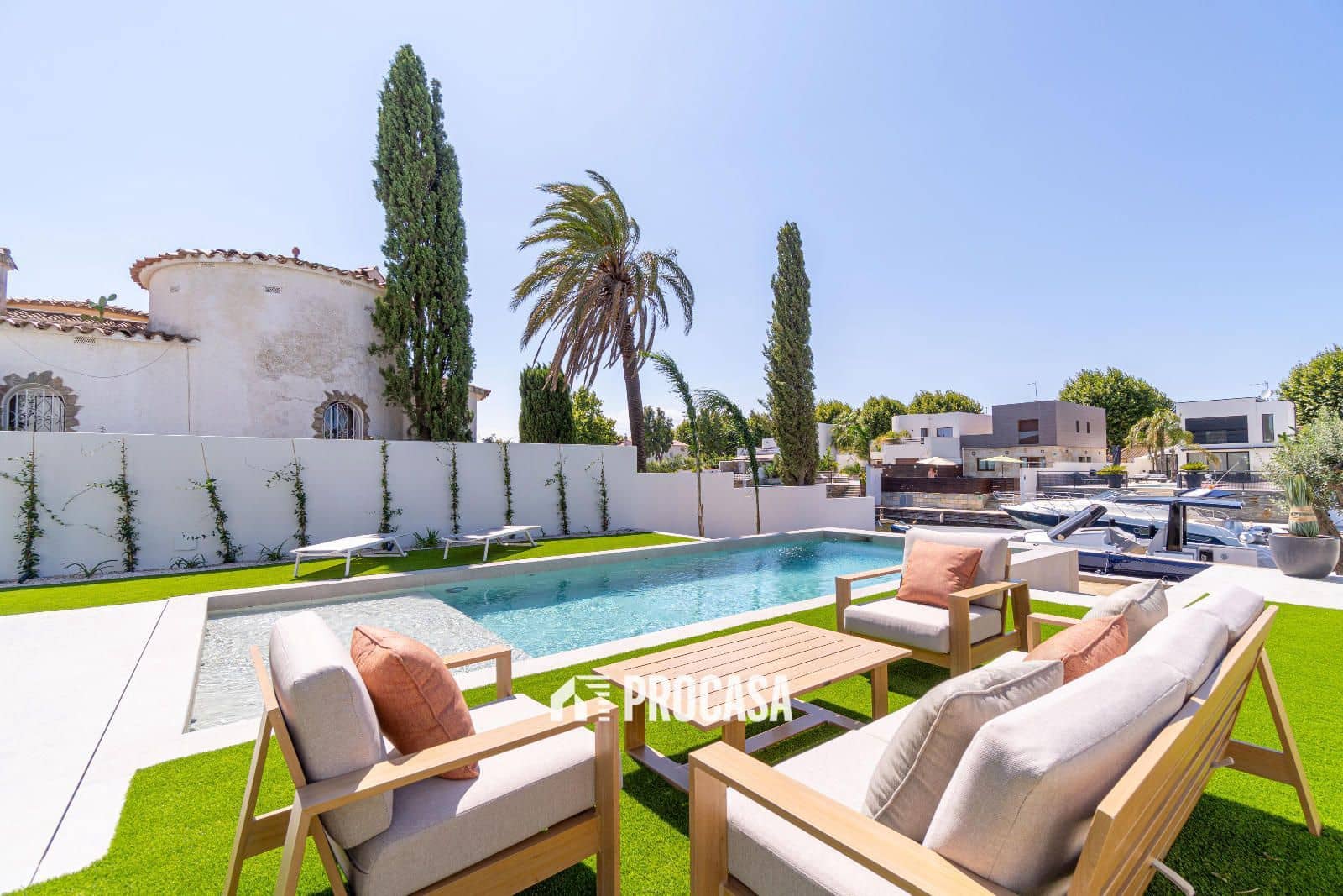 4 sypialnia Willa na sprzedaż w Empuriabrava z basenem garażem - 1 490 000 € (Ref: 8640595)