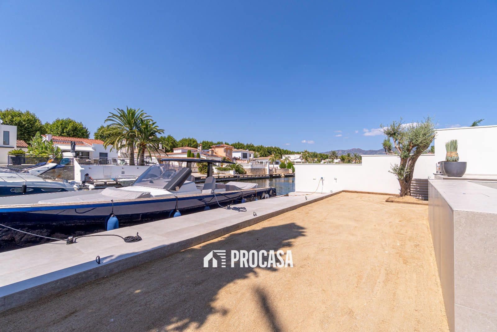 4 sypialnia Willa na sprzedaż w Empuriabrava z basenem garażem - 1 490 000 € (Ref: 8640595)