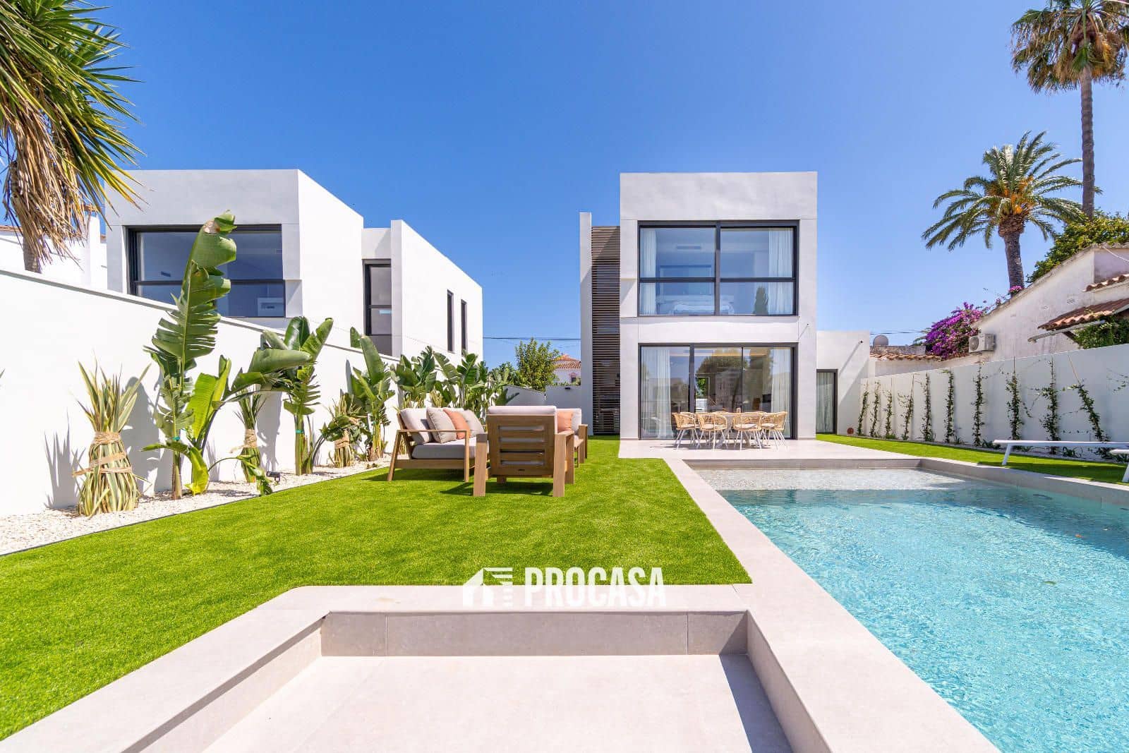 4 sypialnia Willa na sprzedaż w Empuriabrava z basenem garażem - 1 490 000 € (Ref: 8640595)