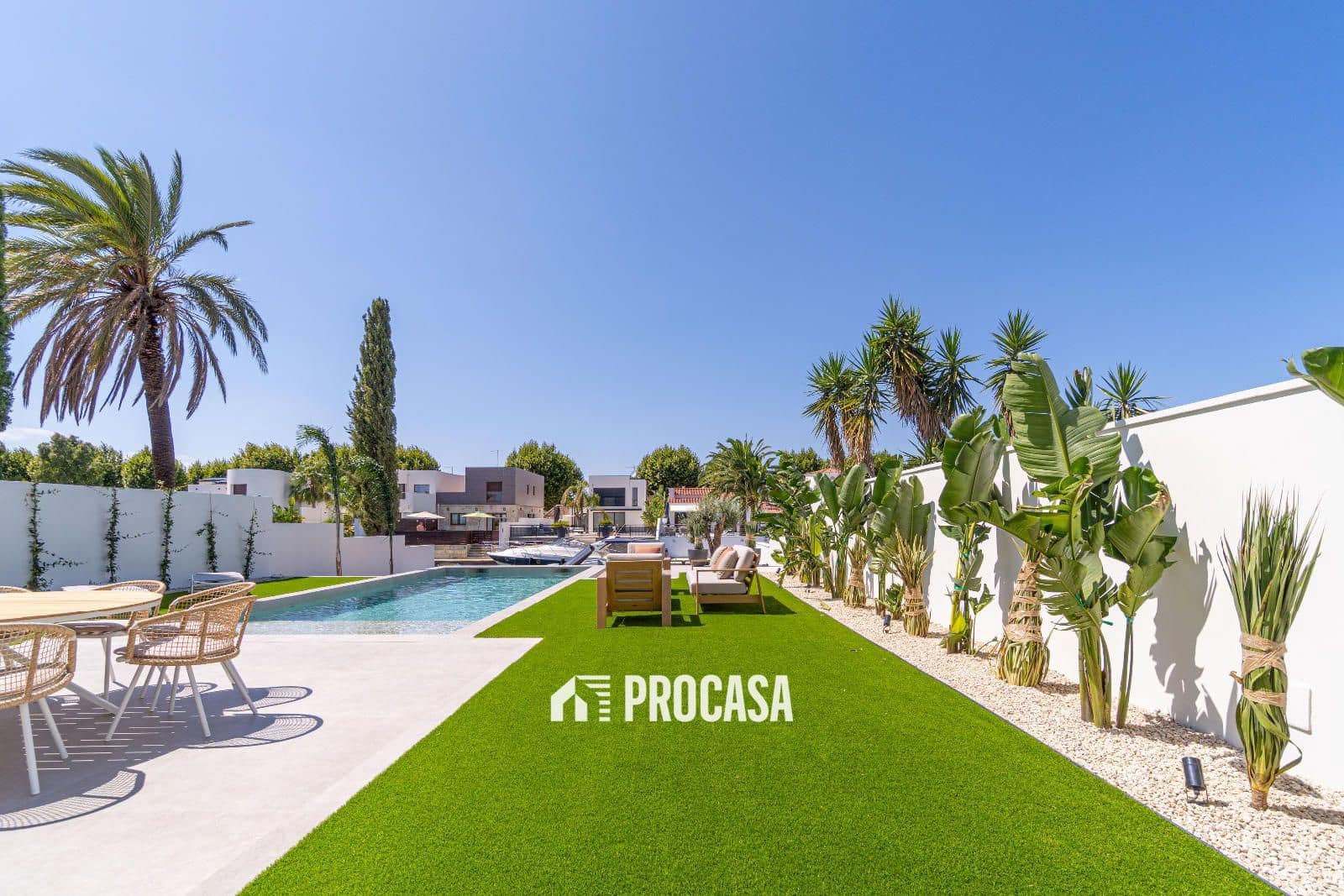 4 sypialnia Willa na sprzedaż w Empuriabrava z basenem garażem - 1 490 000 € (Ref: 8640595)