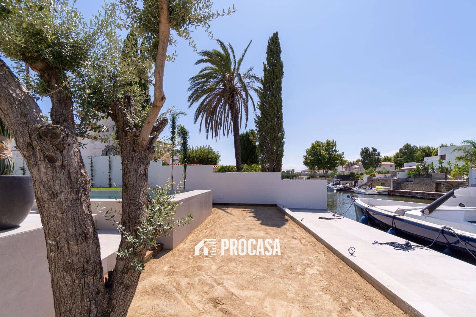 4 sypialnia Willa na sprzedaż w Empuriabrava z basenem garażem - 1 490 000 € (Ref: 8640595)