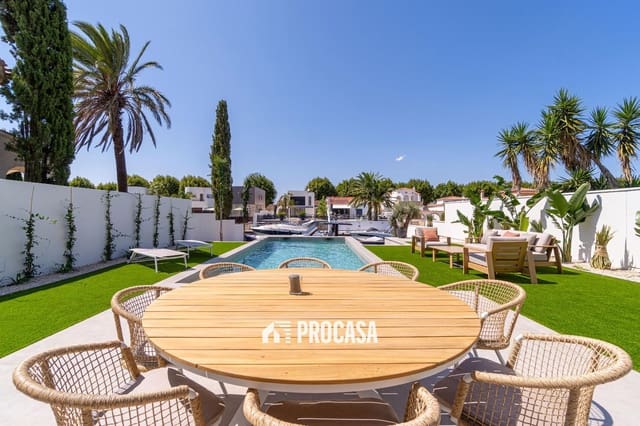 4 sypialnia Willa na sprzedaż w Empuriabrava, Castelló d'Empúries z basenem garażem - 1 490 000 € (Ref: 8640595)