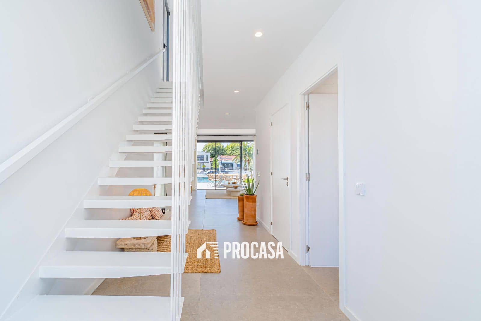 4 sypialnia Willa na sprzedaż w Empuriabrava z basenem garażem - 1 490 000 € (Ref: 8640595)