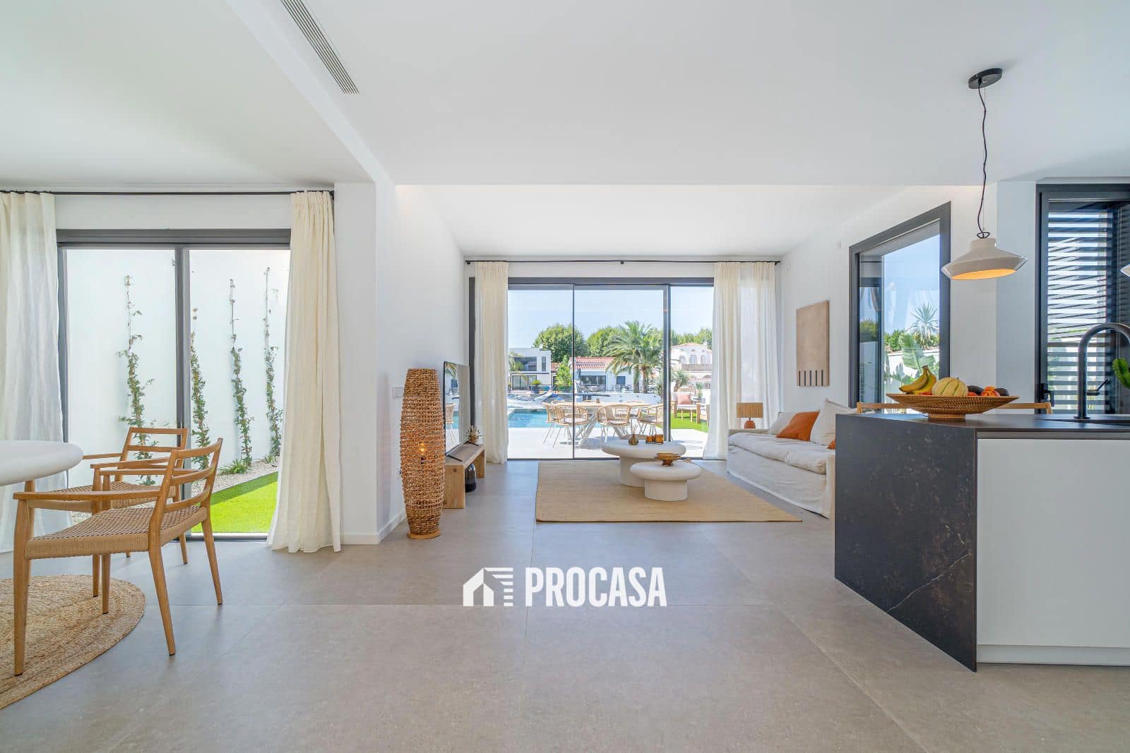 4 sypialnia Willa na sprzedaż w Empuriabrava z basenem garażem - 1 490 000 € (Ref: 8640595)