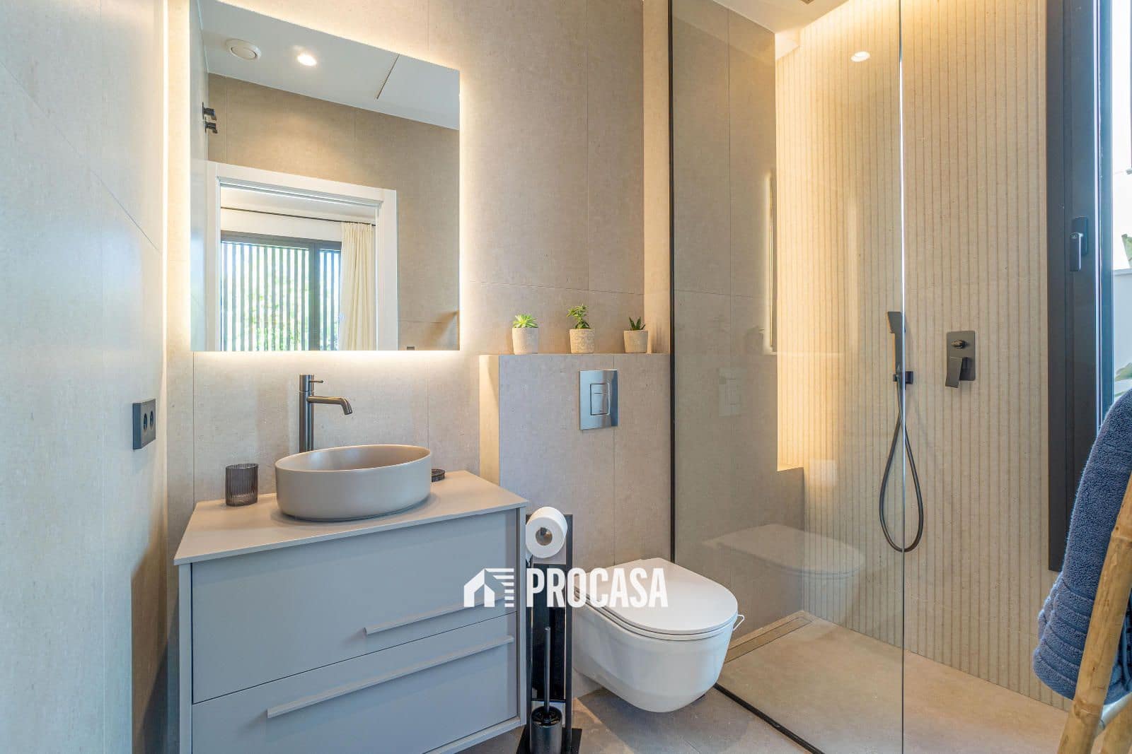 4 sypialnia Willa na sprzedaż w Empuriabrava z basenem garażem - 1 490 000 € (Ref: 8640595)