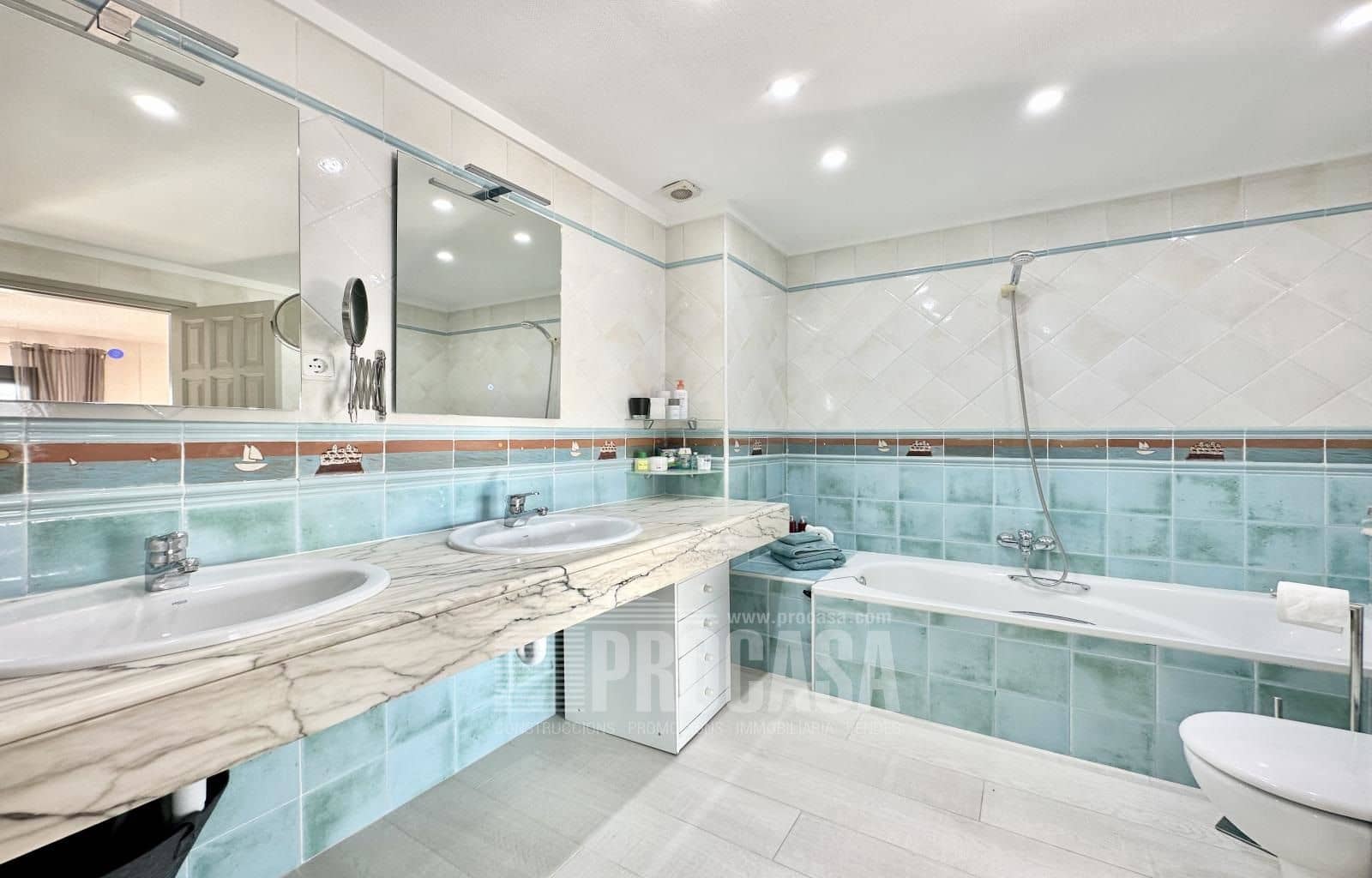 6 Zimmer Villa zu verkaufen in Empuriabrava mit Pool Garage - 1.750.000 € (Ref: 8646990)