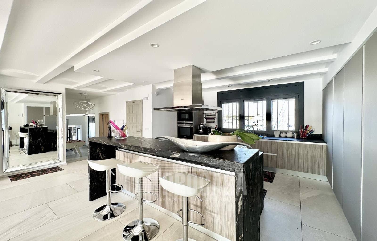 6 Zimmer Villa zu verkaufen in Empuriabrava mit Pool Garage - 1.750.000 € (Ref: 8646990)