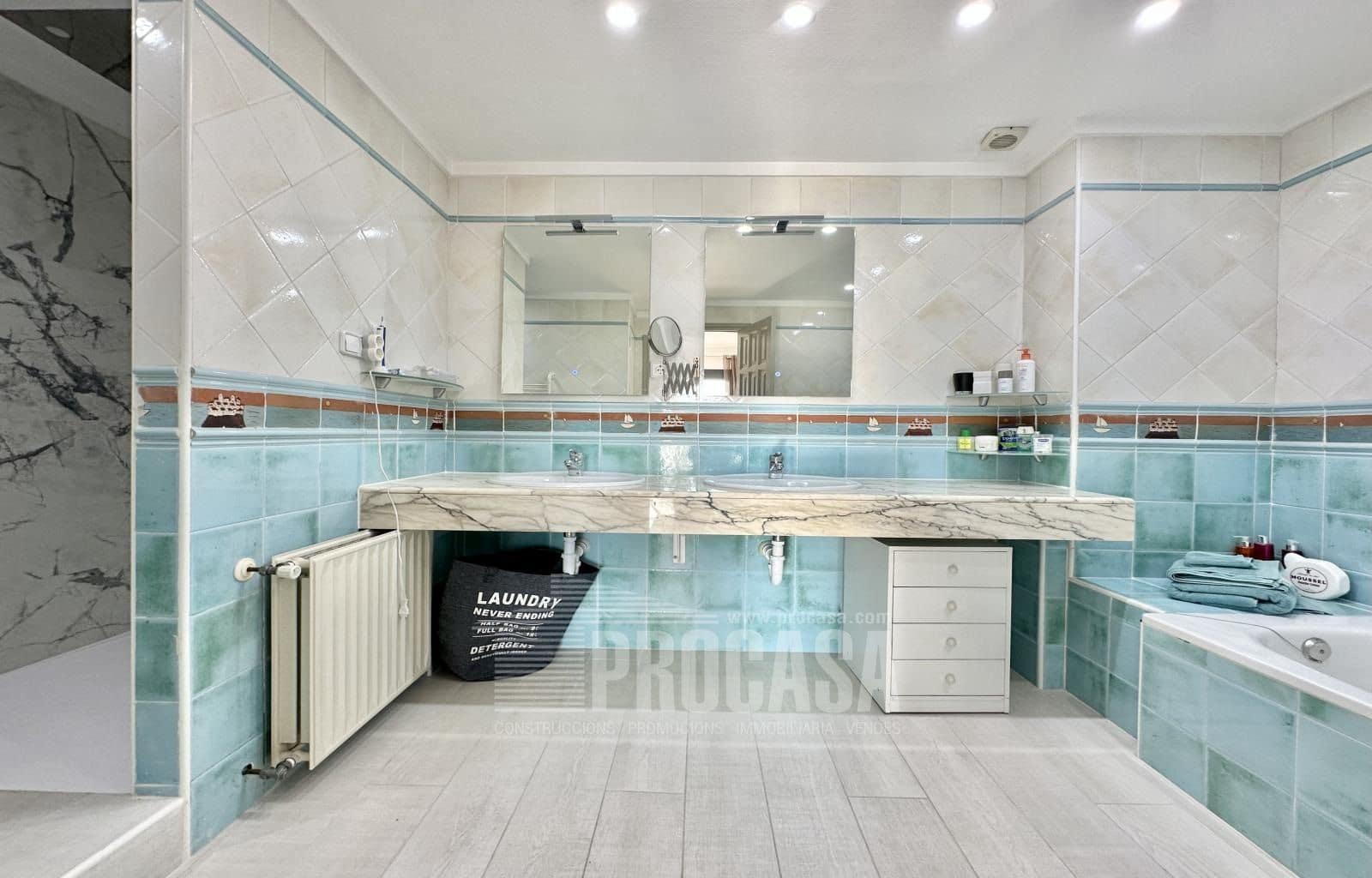 6 Zimmer Villa zu verkaufen in Empuriabrava mit Pool Garage - 1.750.000 € (Ref: 8646990)