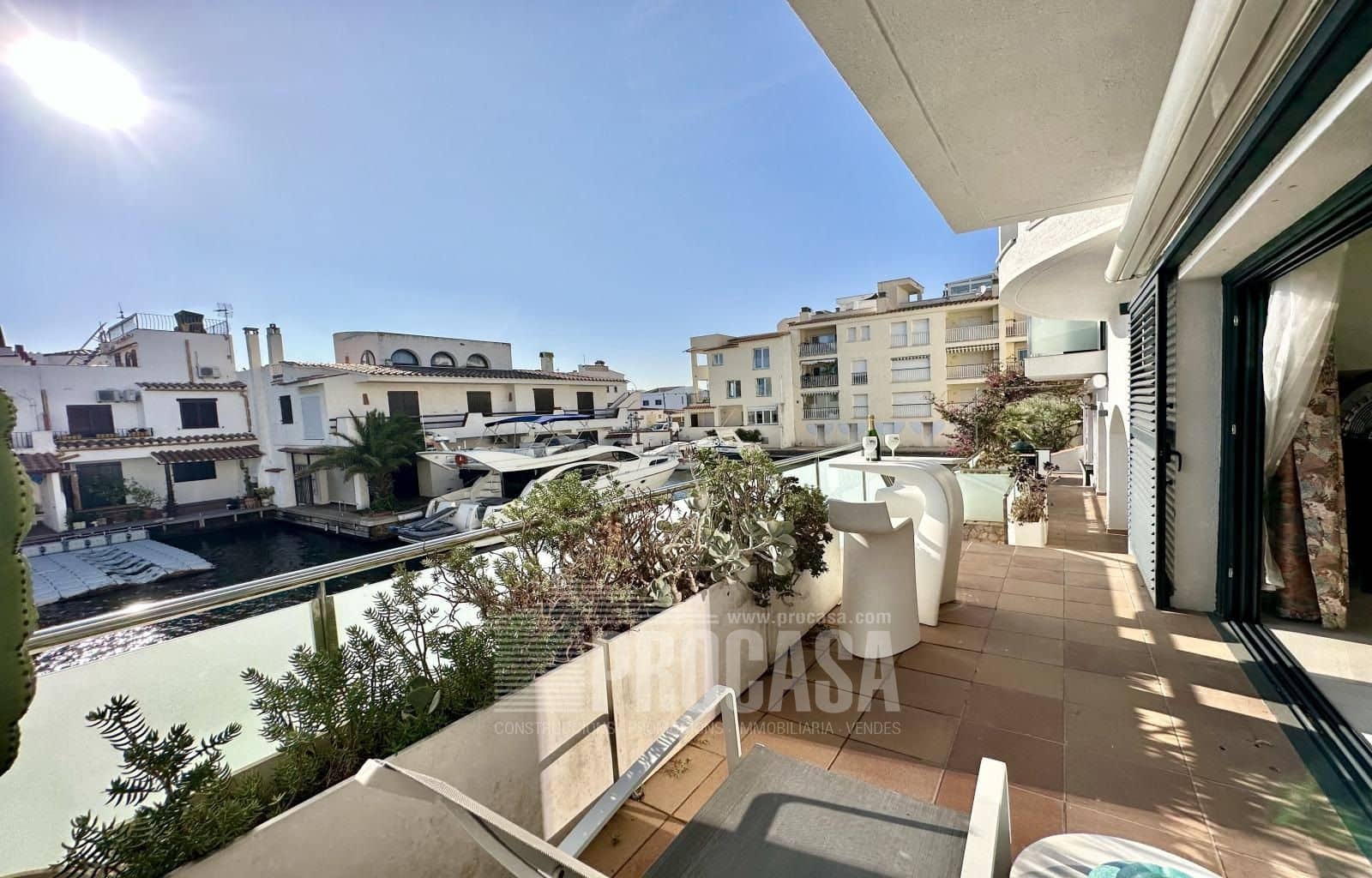 6 Zimmer Villa zu verkaufen in Empuriabrava mit Pool Garage - 1.750.000 € (Ref: 8646990)