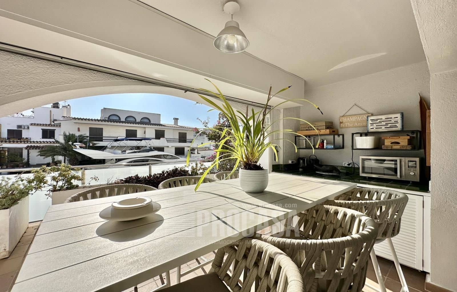 6 Zimmer Villa zu verkaufen in Empuriabrava mit Pool Garage - 1.750.000 € (Ref: 8646990)