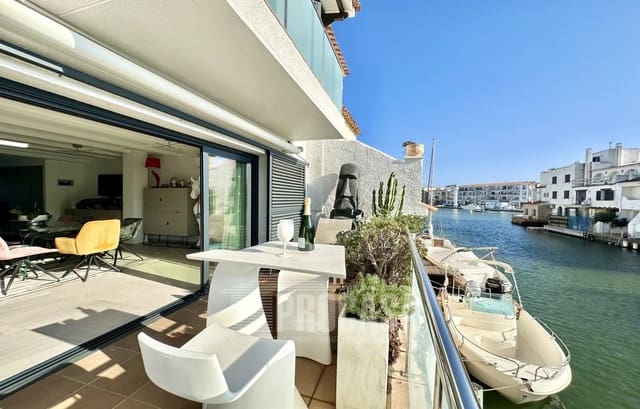 6 Zimmer Villa zu verkaufen in Empuriabrava, Castelló d'Empúries mit Pool Garage - 1.750.000 € (Ref: 8646990)