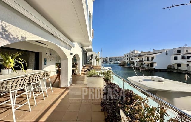 6 Zimmer Villa zu verkaufen in Empuriabrava, Castelló d'Empúries mit Pool Garage - 1.750.000 € (Ref: 8646990)