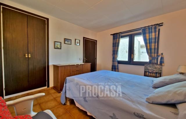 2 soverom Villa til salgs i Santa Margarida, Roses med svømmebasseng garasje - € 240 000 (Ref: 8668628)