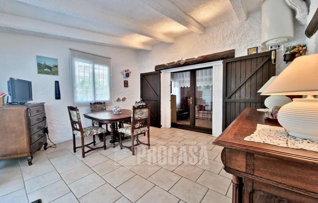 2 soverom Villa til salgs i Santa Margarida, Roses med svømmebasseng garasje - € 240 000 (Ref: 8668628)