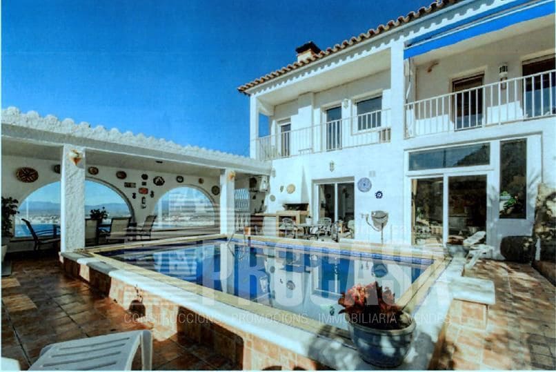 3 sypialnia Willa na sprzedaż w Roses z basenem garażem - 790 000 € (Ref: 8685137)