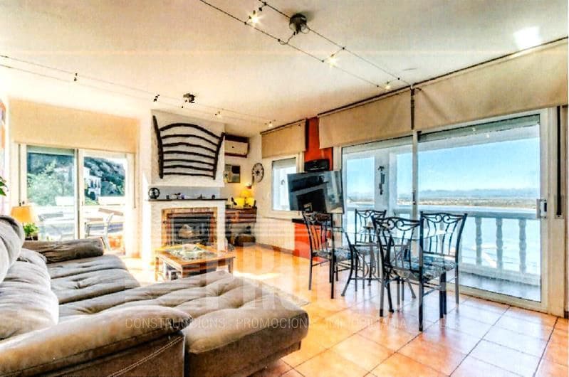 3 sypialnia Willa na sprzedaż w Roses z basenem garażem - 790 000 € (Ref: 8685137)