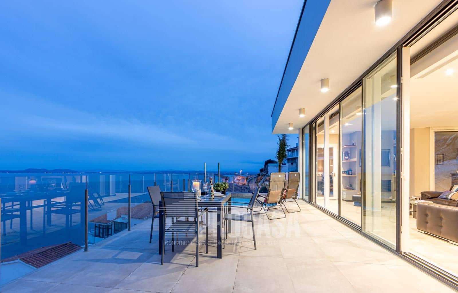 4 slaapkamer Villa te koop in Roses met zwembad garage - € 1.790.000 (Ref: 8686441)