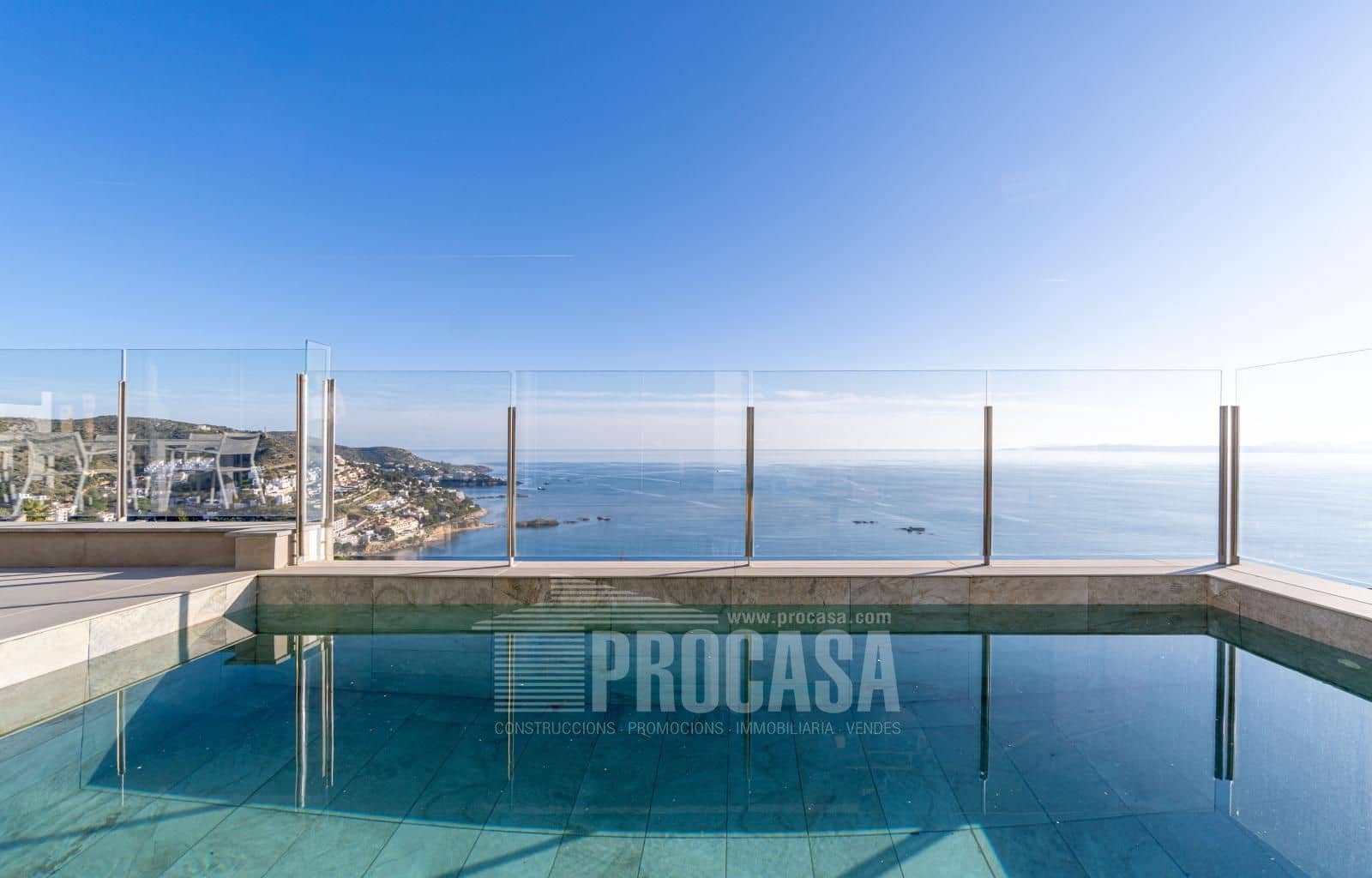 4 slaapkamer Villa te koop in Roses met zwembad garage - € 1.790.000 (Ref: 8686441)