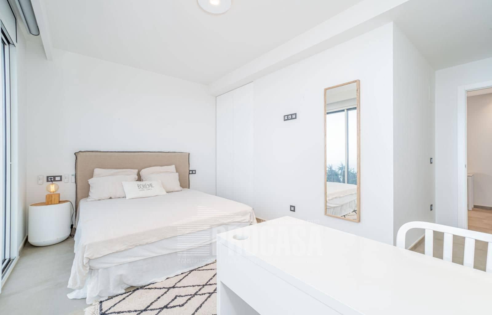 4 slaapkamer Villa te koop in Roses met zwembad garage - € 1.790.000 (Ref: 8686441)