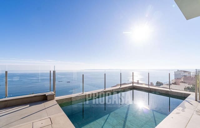 4 bedroom Villa for sale in Roses with pool garage - € 1,790,000 (Ref: 8686441)